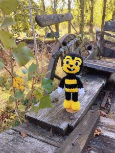 Peluche d'Antoine Daniel dans son costume Abeille !