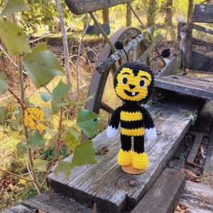 Peluche d'Antoine Daniel dans son costume Abeille !