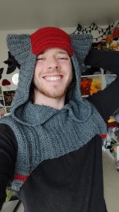 Reste capuche rouge et grise - réservé